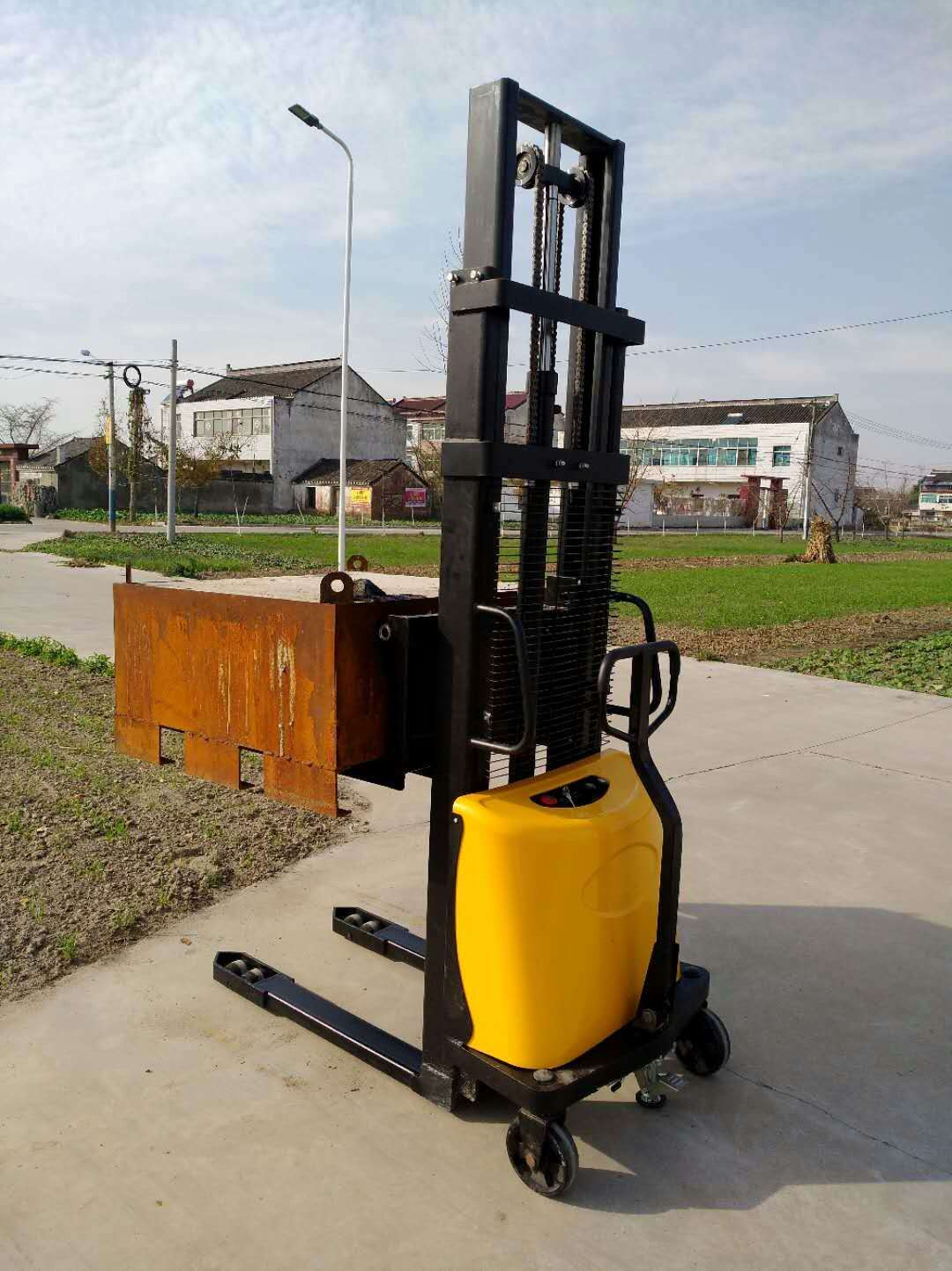 Stacker Hidrolik dan Elektrik  - Hydraulic Car Lift ulasan dan harga